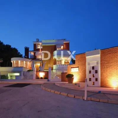 Hotel 1300 m², Pula - Stoja, 5 Sterne und Nähe zu Stränden