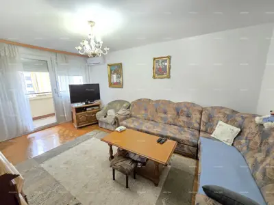 Stan 79 m², Pula Centar - veranda i dizalo - 10