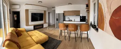 Apartman 56 m², Novalja - terasa, vrt i jacuzzi