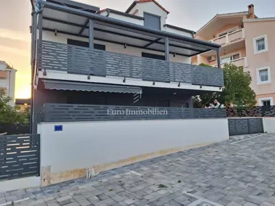 Apartman 56 m², Novalja - terasa, vrt i jacuzzi - 7