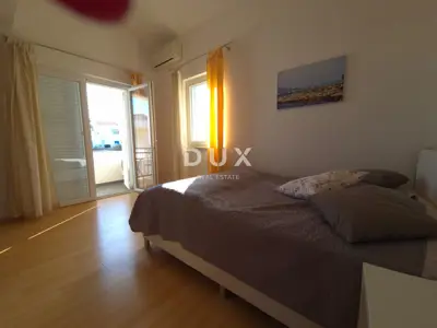 Penthouse 155 m², Murter - sea view and 6 terraces - 14