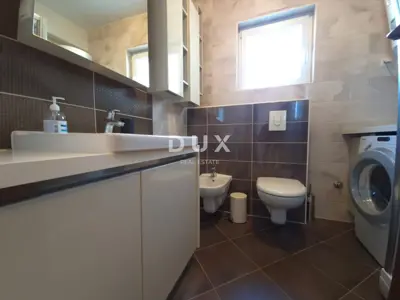 Penthouse 155 m², Murter - sea view and 6 terraces - 10