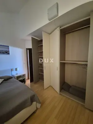 Penthouse 155 m², Murter - sea view and 6 terraces - 16