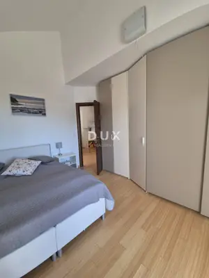 Penthouse 155 m², Murter - sea view and 6 terraces - 15