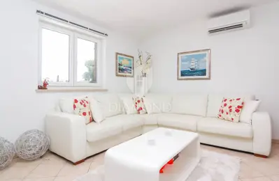 Poreč Umgebung, interessantes Haus mit drei Wohnungen - 10