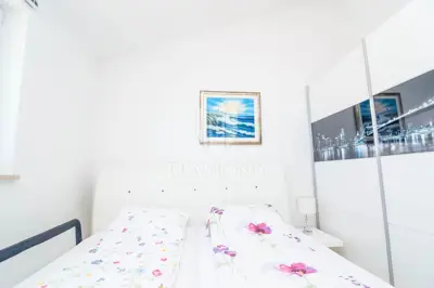 Poreč Umgebung, interessantes Haus mit drei Wohnungen - 16