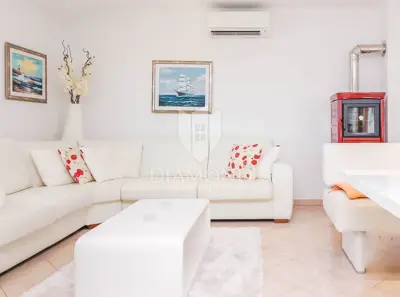 Poreč Umgebung, interessantes Haus mit drei Wohnungen - 8