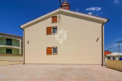 Poreč Umgebung, interessantes Haus mit drei Wohnungen - 22