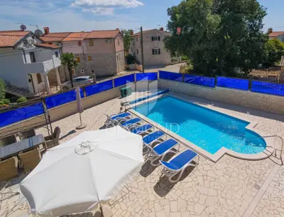 Poreč Umgebung, interessantes Haus mit drei Wohnungen - 6