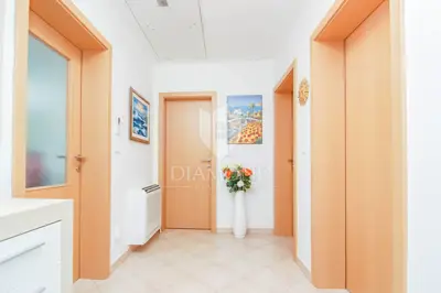 Poreč Umgebung, interessantes Haus mit drei Wohnungen - 14