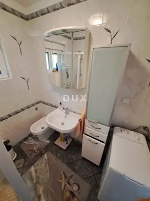 House 178 m², Oprić - view of Kvarner and quiet location - 17