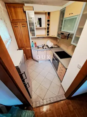 House 178 m², Oprić - view of Kvarner and quiet location - 11