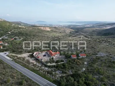 Građevinsko zemljište 9 583 m², Plano - pogled na more