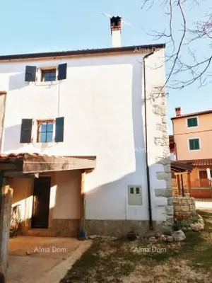 Steinhaus 96 m², Umag, 7 km vom Meer und Terrasse