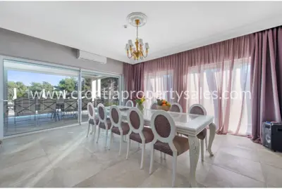 Villa 530 m², Šibenik - quiet location by the beach - 7