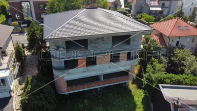Haus 969 m², Pantovčak, Hof und neues Dach - 3