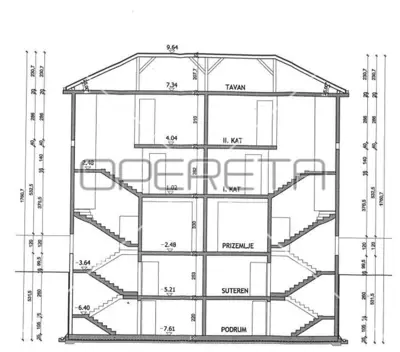 Haus 969 m², Pantovčak, Hof und neues Dach - 18