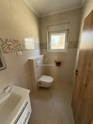 Kamena prizemnica 134 m², Vrsi - bazen i uređeno dvorište - 10
