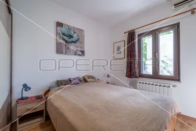 House 380 m², Pula Veli vrh, pool and 5 apartments - 11