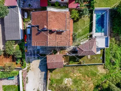 House 380 m², Pula Veli vrh, pool and 5 apartments - 2
