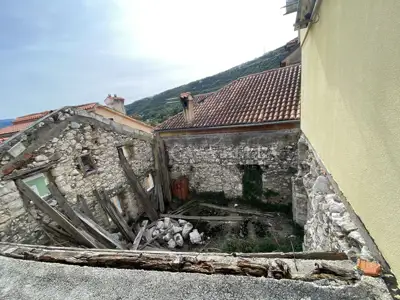 Bakar, old property for complete renovation - 3