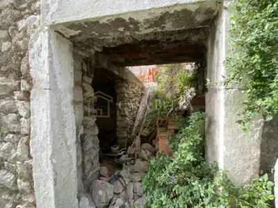 Bakar, old property for complete renovation - 2