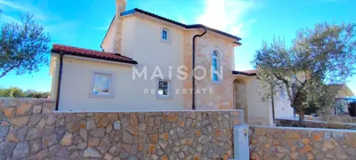 Vila s bazenom, Krk, mirno naselje i potpuna privatnost - 5