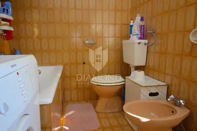 Imanje 340 m², Pićan - dvije kamene kuće i zemljište 3.200 m² - 16