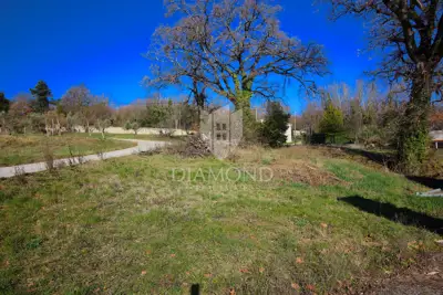 Imanje 340 m², Pićan - dvije kamene kuće i zemljište 3.200 m² - 18