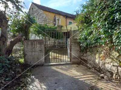 Haus zum Kauf in Stari Grad, 200 m² - 3