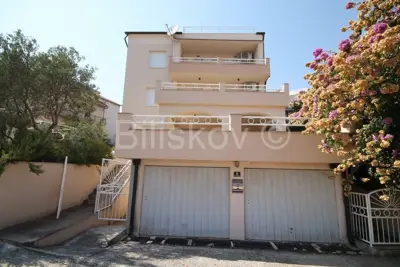 Haus 427 m², Seget Donji - Meerblick und 3 Wohnungen - 2