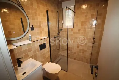 Haus 427 m², Seget Donji - Meerblick und 3 Wohnungen - 9