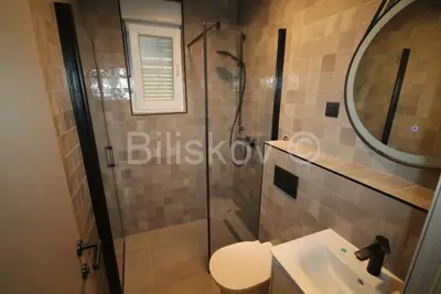 Haus 427 m², Seget Donji - Meerblick und 3 Wohnungen - 17