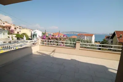 Haus 427 m², Seget Donji - Meerblick und 3 Wohnungen - 21