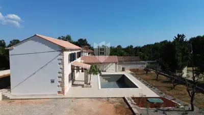 Kamena kuća 170 m², Barban - bazen i 4 spavaće sobe - 12