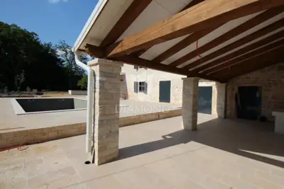 Kamena kuća 170 m², Barban - bazen i 4 spavaće sobe - 8