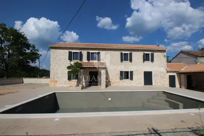 Kamena kuća 170 m², Barban - bazen i 4 spavaće sobe - 3