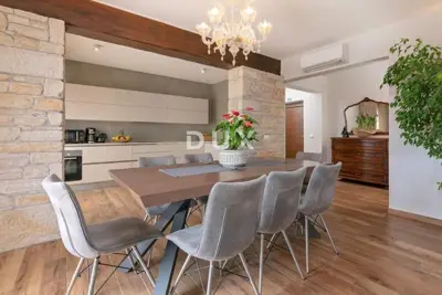 Haus zum Kauf in Sveti Lovreč, 355 m² - 14