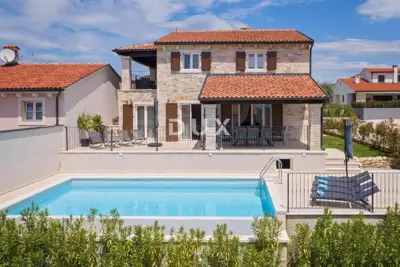 Haus zum Kauf in Sveti Lovreč, 355 m² - 5
