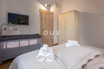 Haus zum Kauf in Sveti Lovreč, 355 m² - 22