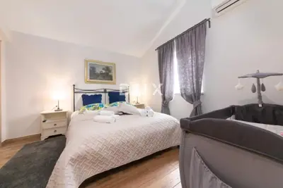 Haus zum Kauf in Sveti Lovreč, 355 m² - 20