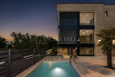 Apartman 120 m², Malinska na otoku Krku, 150 m od mora