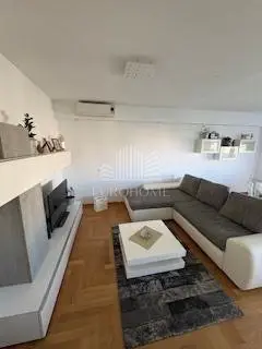 Stan 46 m², Travno - terasa 18 m² i lift - 3