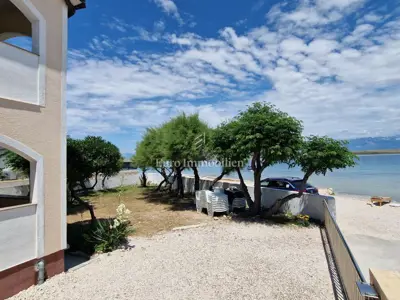 Vir, apartmanska kuća prvi red do mora - 4