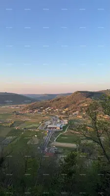 Baugrundstück 812 m², Kaštel, Buje - Panoramablick - 2