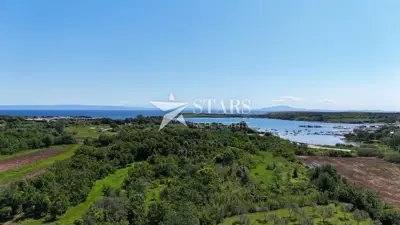 Bauland 9.463 m², Ližnjan - 400 m vom Meer - 2
