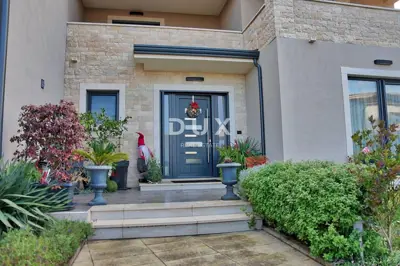 Doppelhaushälfte 160 m², Poreč - Garten und 2 Parkplätze - 2