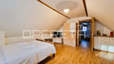 Immobilie im Herzen von Lika, Pool, Jacuzzi, Sauna, Aussicht, Gospić, 290 m² - 16