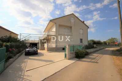 House 185 m², Zemunik Donji - two residential floors - 3
