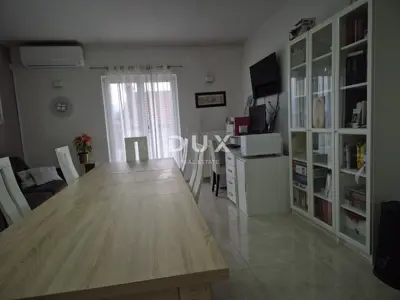 House 185 m², Zemunik Donji - two residential floors - 18